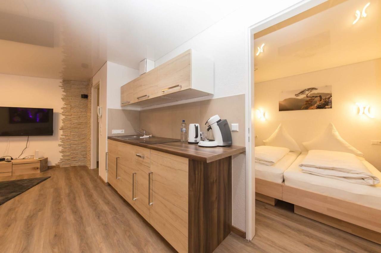 מצינגן Landmann Apartment Metzingen מראה חיצוני תמונה