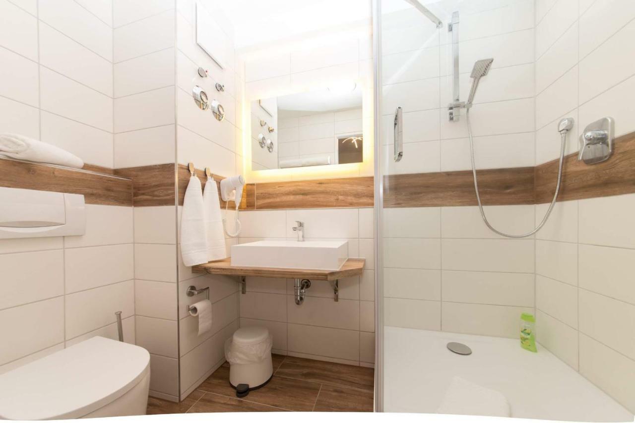 מצינגן Landmann Apartment Metzingen מראה חיצוני תמונה