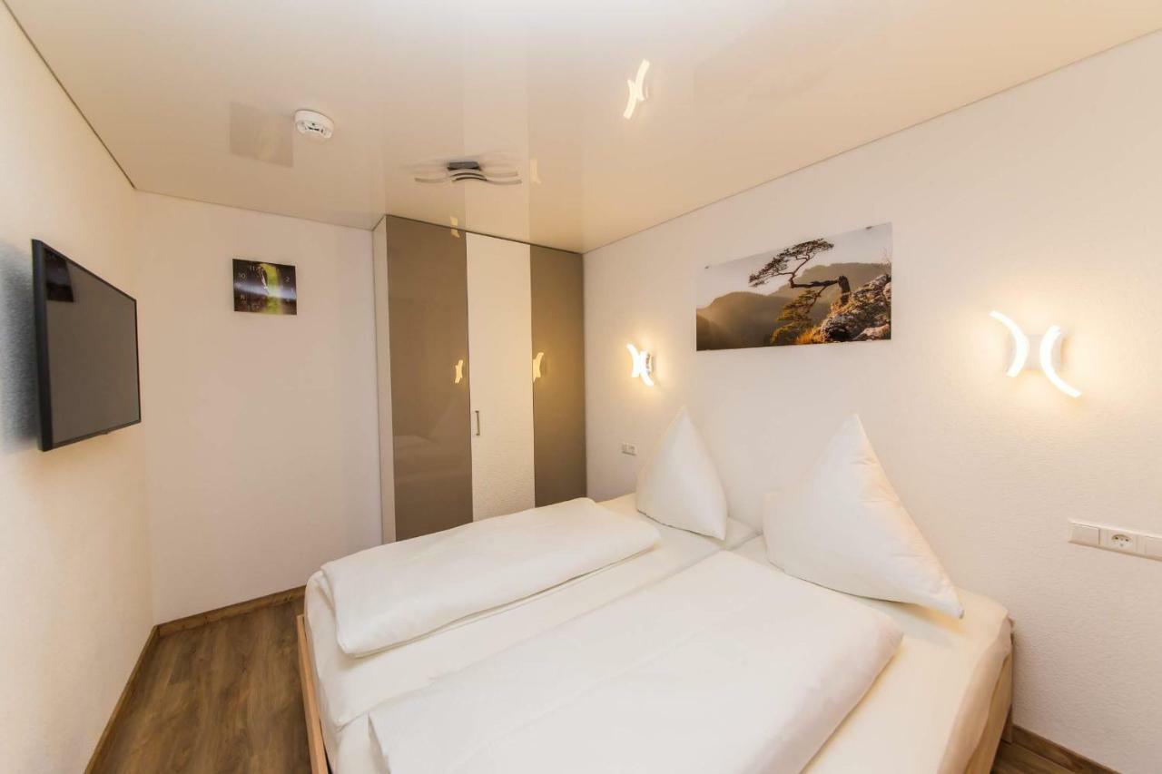 מצינגן Landmann Apartment Metzingen מראה חיצוני תמונה