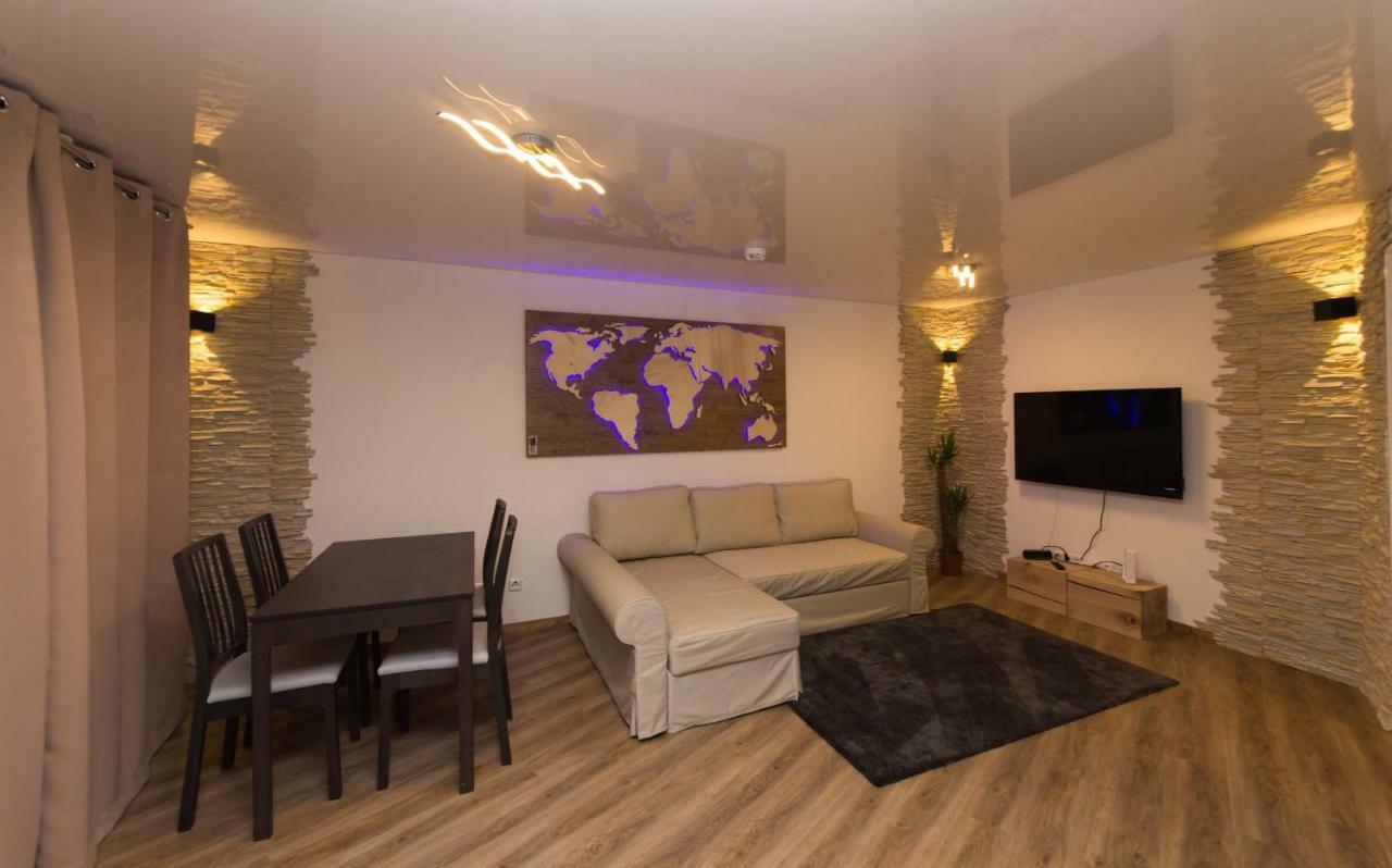 מצינגן Landmann Apartment Metzingen מראה חיצוני תמונה