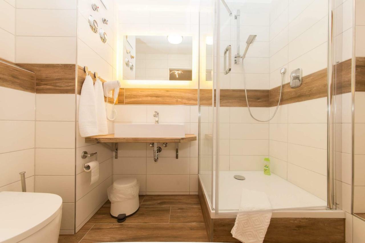 מצינגן Landmann Apartment Metzingen מראה חיצוני תמונה